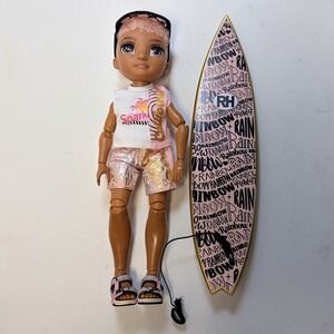 Rainbow High Pacific Coast Finn Rosado Rose Gold Boy Fashion Doll W/ Outfit